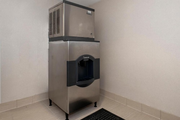 Red Roof PLUS+ Boston - Mansfield/ Foxboro image 14