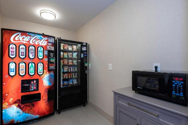 Red Roof PLUS+ Boston - Mansfield/ Foxboro image 15