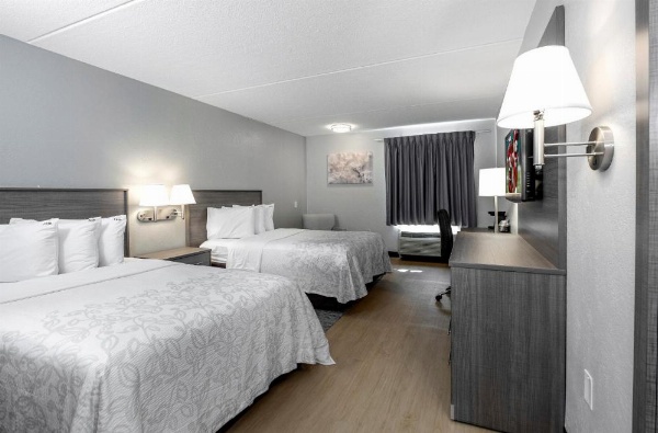 Red Roof PLUS+ Boston - Mansfield/ Foxboro image 17