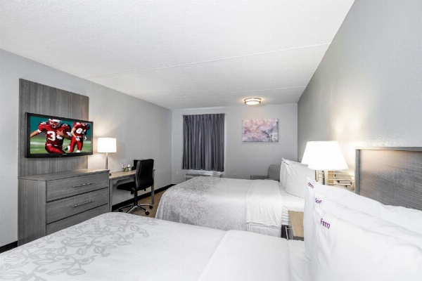 Red Roof PLUS+ Boston - Mansfield/ Foxboro image 18