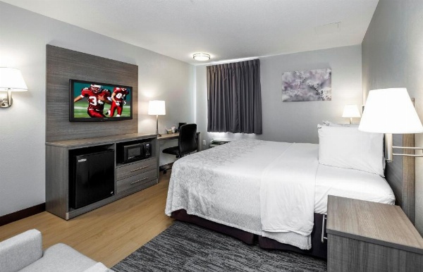 Red Roof PLUS+ Boston - Mansfield/ Foxboro image 22