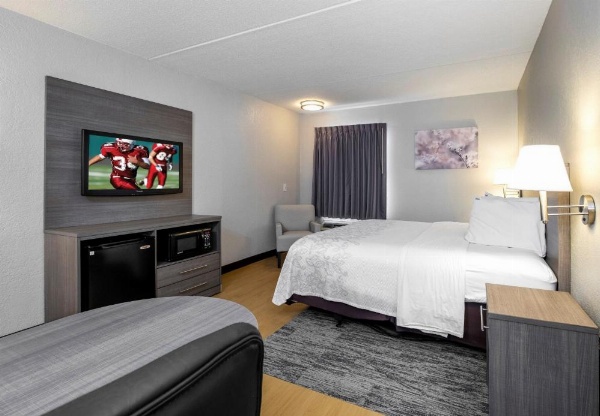 Red Roof PLUS+ Boston - Mansfield/ Foxboro image 26