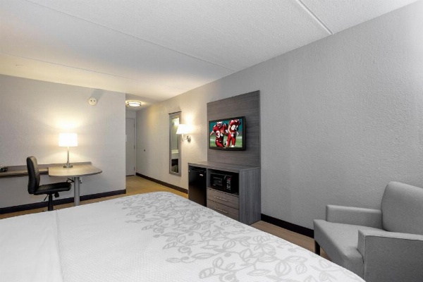 Red Roof PLUS+ Boston - Mansfield/ Foxboro image 28